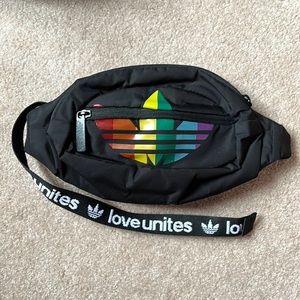 Belt bag adidas love unites
